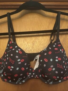 Victoria's Secret Black Kiss & XOXO T-Shirt Bra